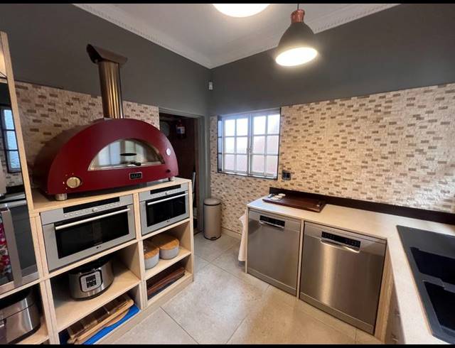 6 BEDROOM HOUSE FOR SALE IN AMANDASIG